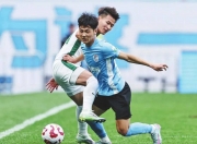 开云体育入口-年轻球员崭露头角，风采迷人展现实力