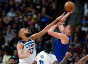 开云下载-骑士横扫马刺，戈贝尔刷新纪录