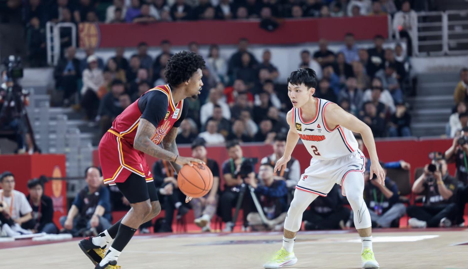 广东男篮全队发挥稳定，主场战胜山西队