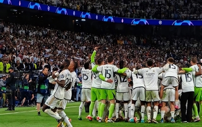 皇马双杀对手，轻松晋级八强