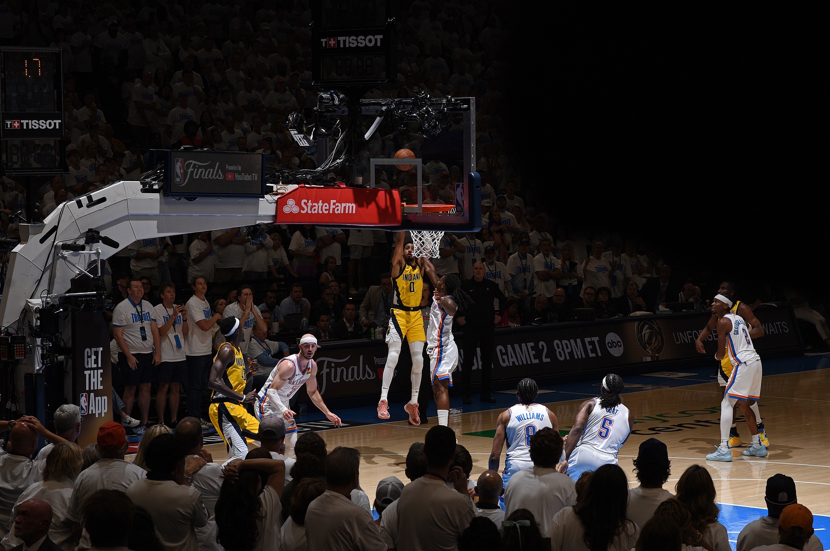 篮网完胜雷霆,霍勒迪带队取胜 篮网完胜雷霆,霍勒迪带队取胜