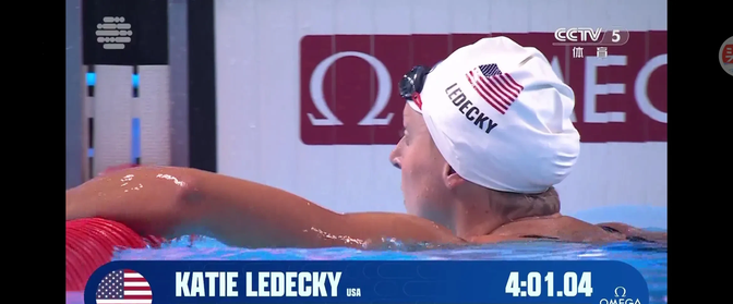 美国游泳选手完胜，刷新世界纪录