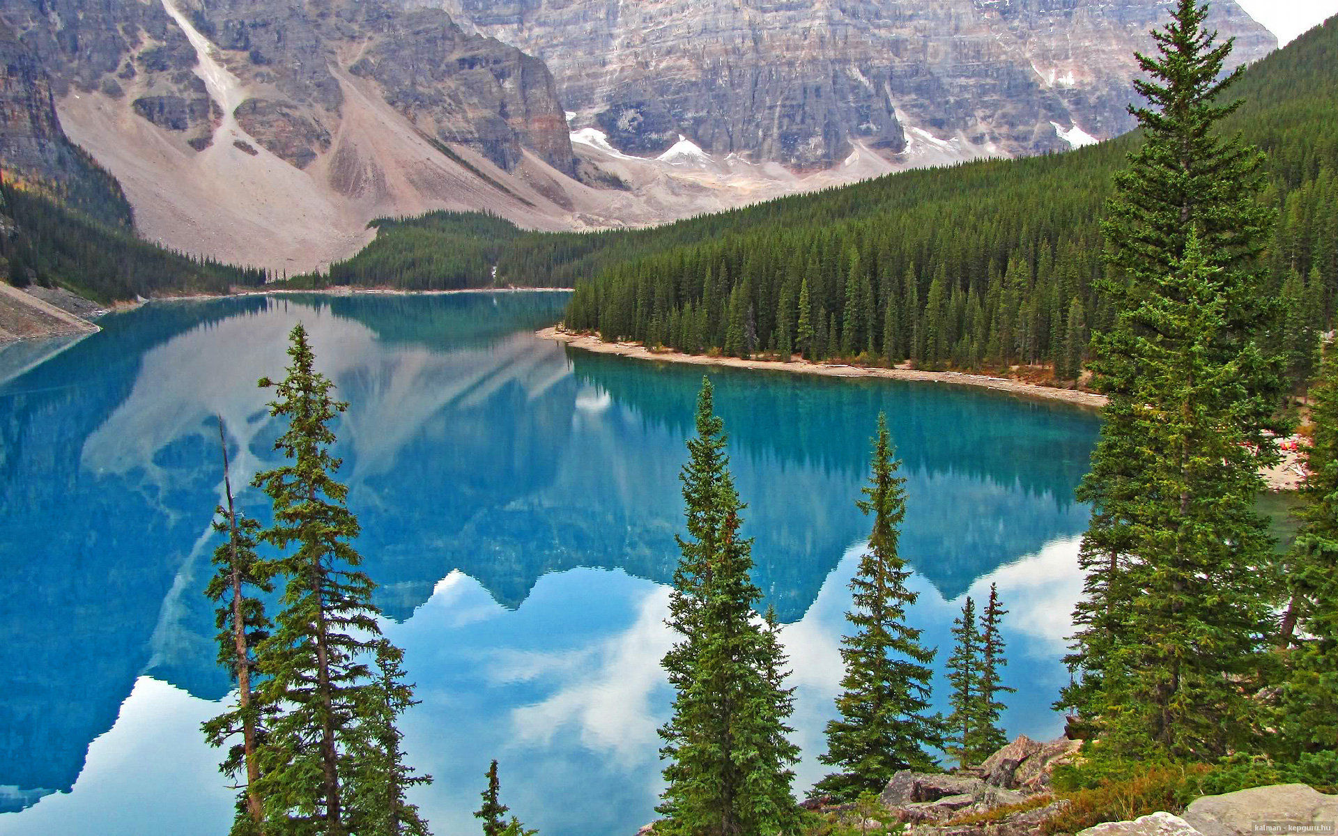 欧冠半决赛之夜，当篮球如闪电般划过，西亚卡姆让悬念提前退场