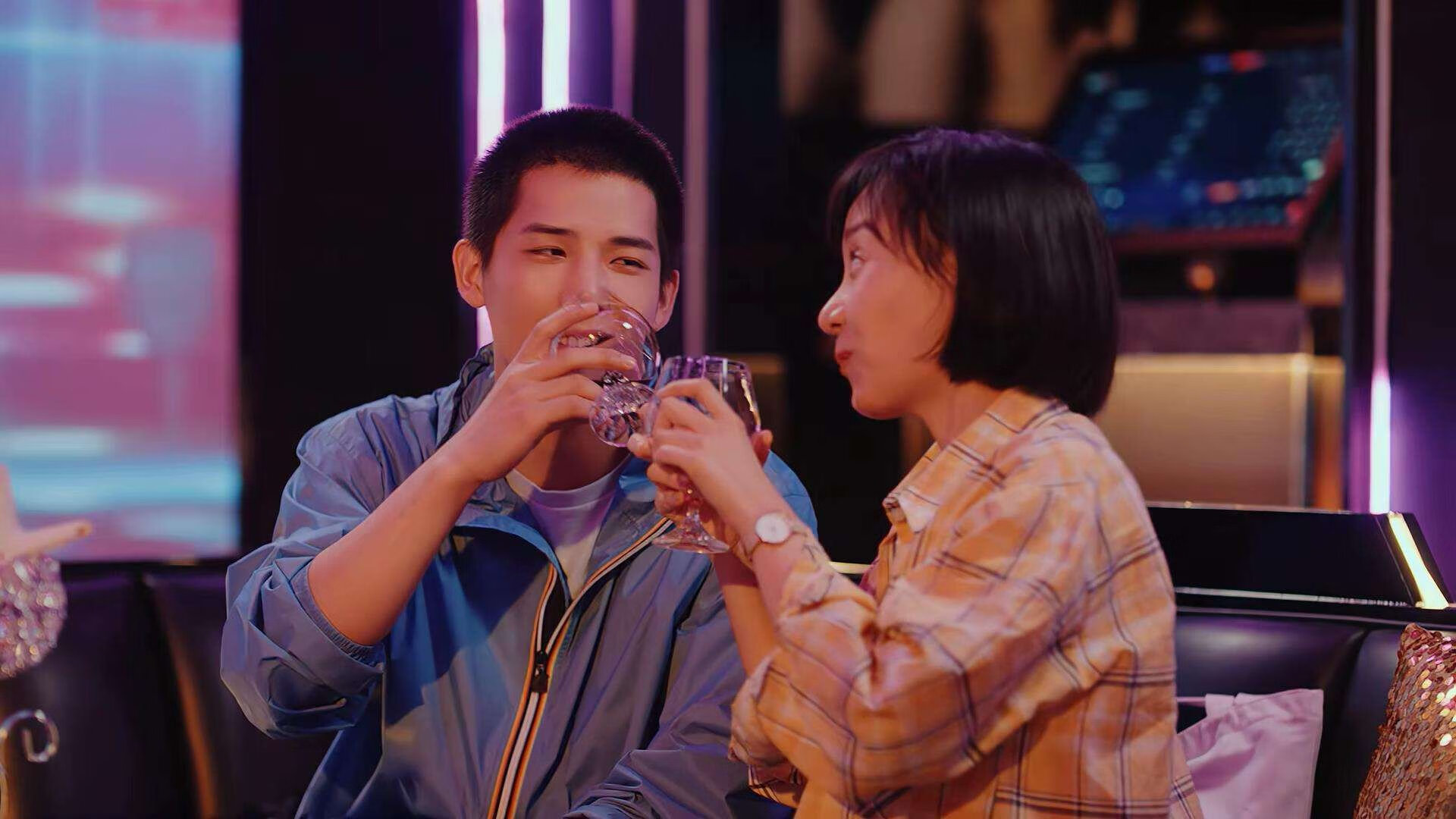 烫金背影，当英格拉姆的34分，接过了那件24号的记忆